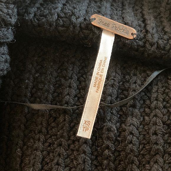 🆕 NWOT - Free People - Black Chunky Knit Turtleneck and Sweater - Picture 4 of 4